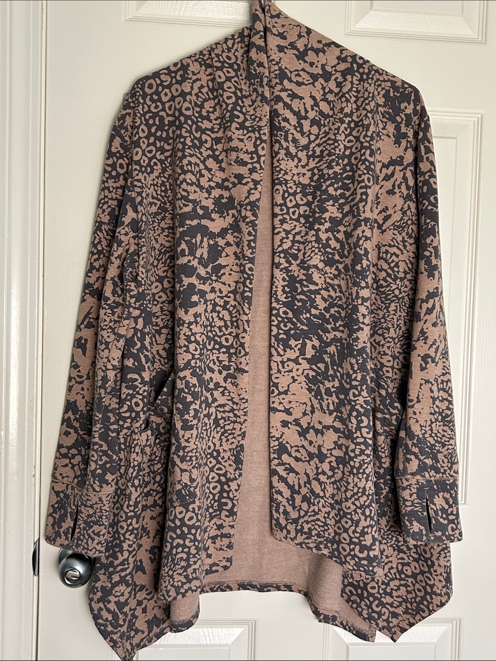 Cuddl Duds Leopard-Print Drape Cardigan ComfortWear Sz L   Good Condition